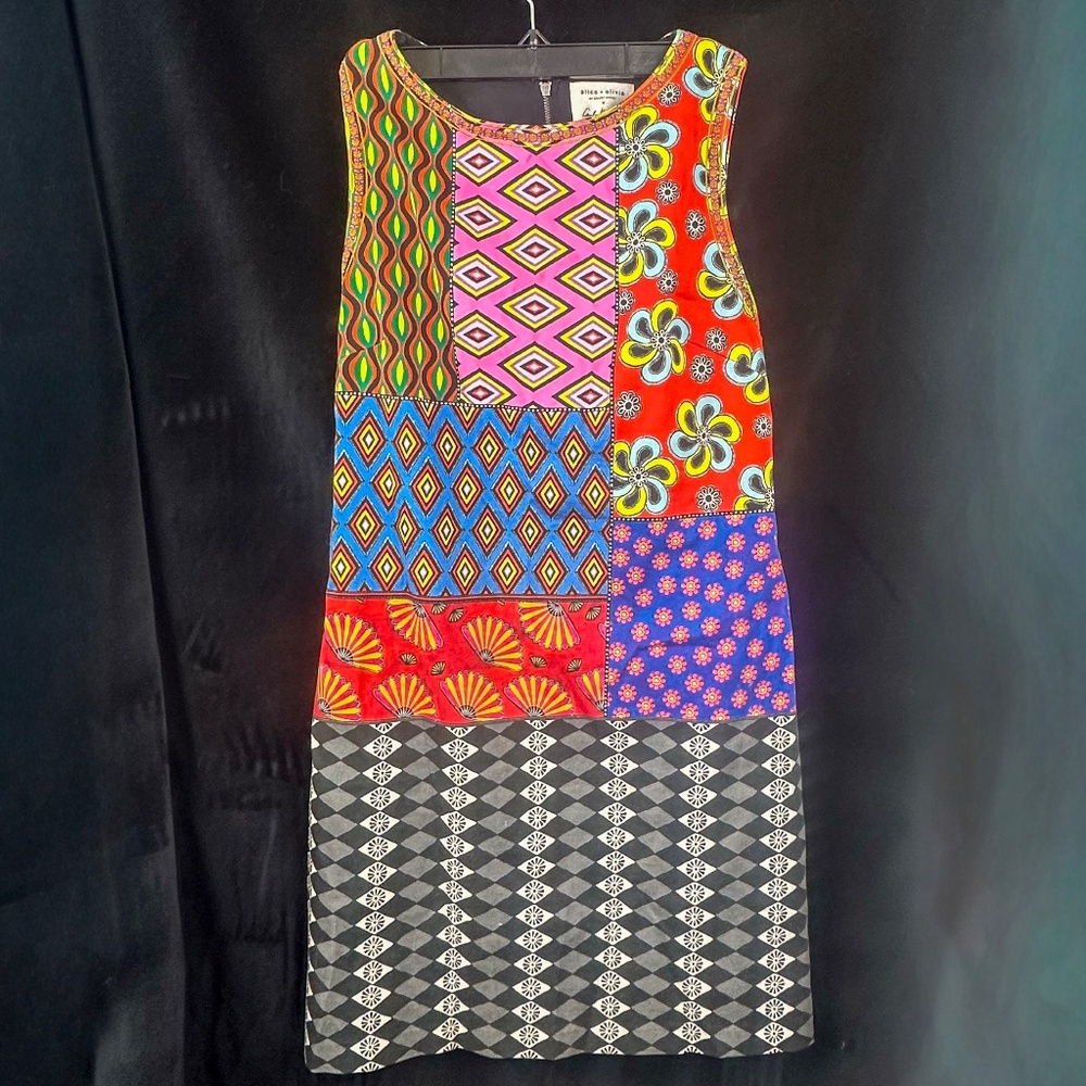 Alice + Olivia colorful sheath size medium